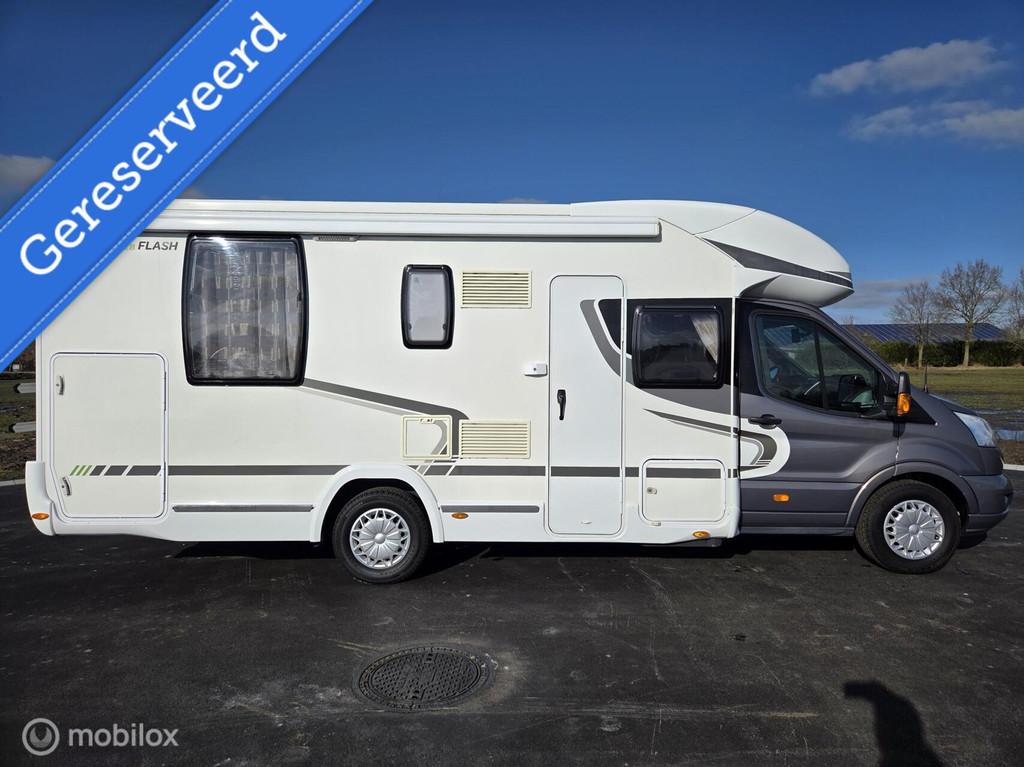 Chausson 718 EB 2015 ☆Hefbed, Queensbed, Solar Euro-5☆, Koelkast, Luifel, 7 tot 8 meter, Half-integraal