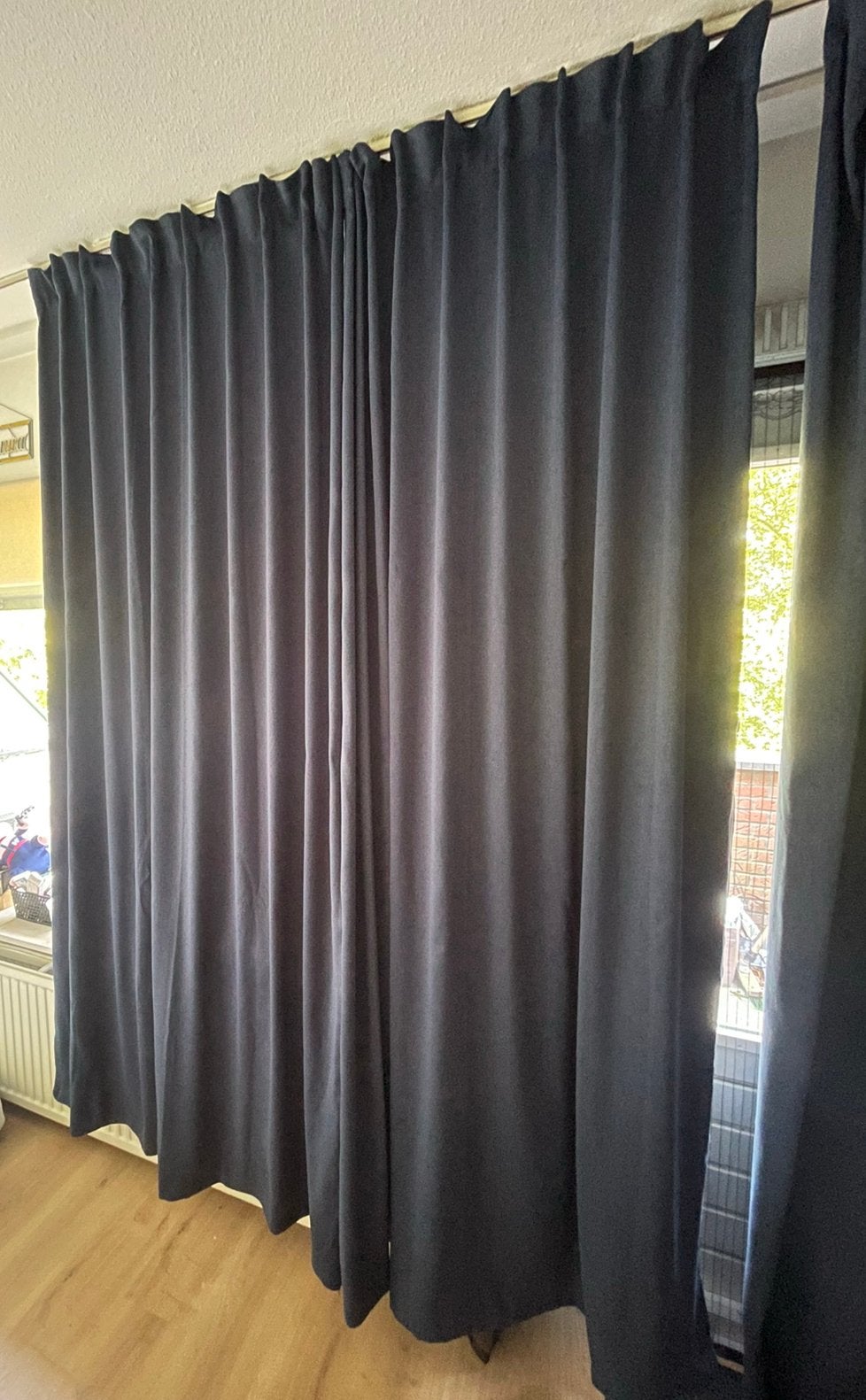 Ikea Blackout Gordijnen/curtains + hooks + hemming tape, IKEA, Ophalen, Zo goed als nieuw, Blauw