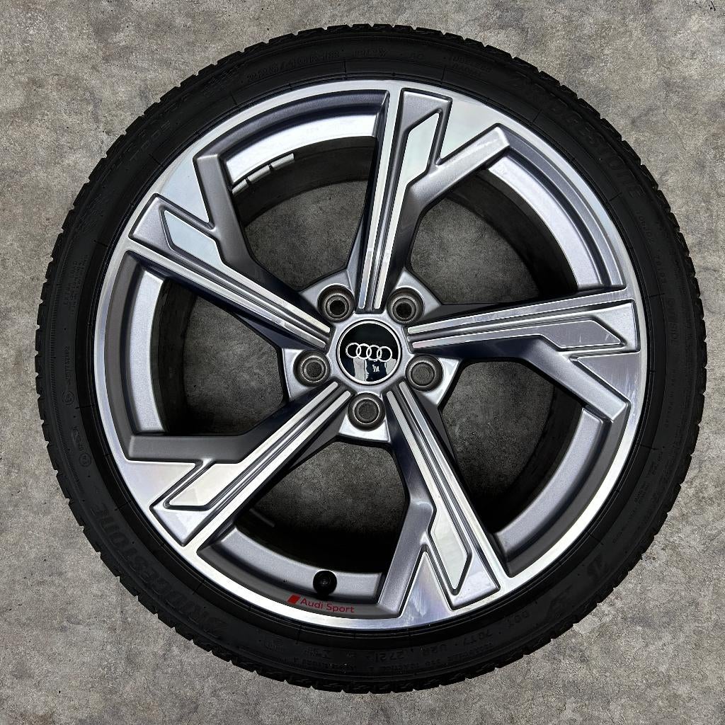 18 inch originele velgen + zomerbanden Audi A3 S3 8Y, Gebruikt, Banden en Velgen, Ophalen of Verzenden, Personenwagen