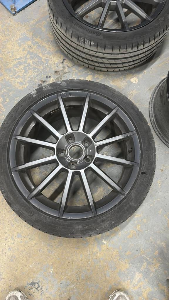 3x golf 7,5 velgen. 17 inch velgen waarvan 2 met banden, Auto-onderdelen, Banden en Velgen, Velg(en), 16 inch, Nieuw, Zomerbanden
