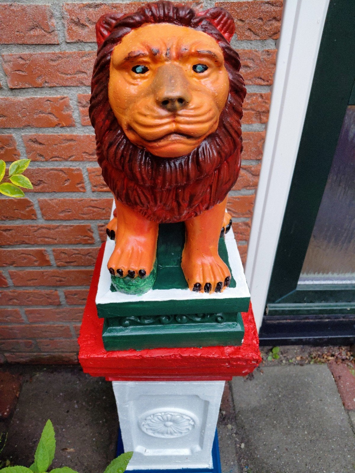 Betonnen handgeschilderde Oranje Leeuw op sokkel, Tuin en Terras, Ophalen, Gebruikt, Onbekend, Onbekend