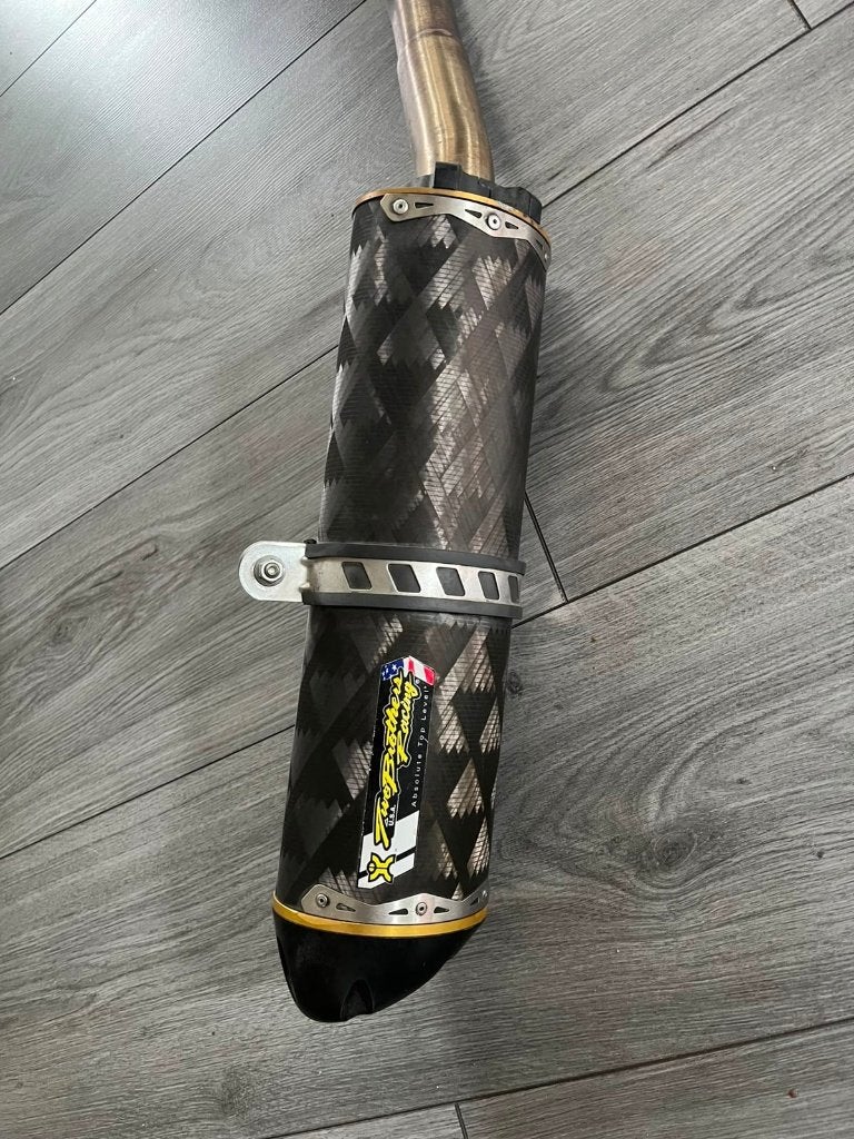 Two Brothers Racing Carbon Sportuitlaat – Honda CBR250R/ RA, Ophalen, Gebruikt