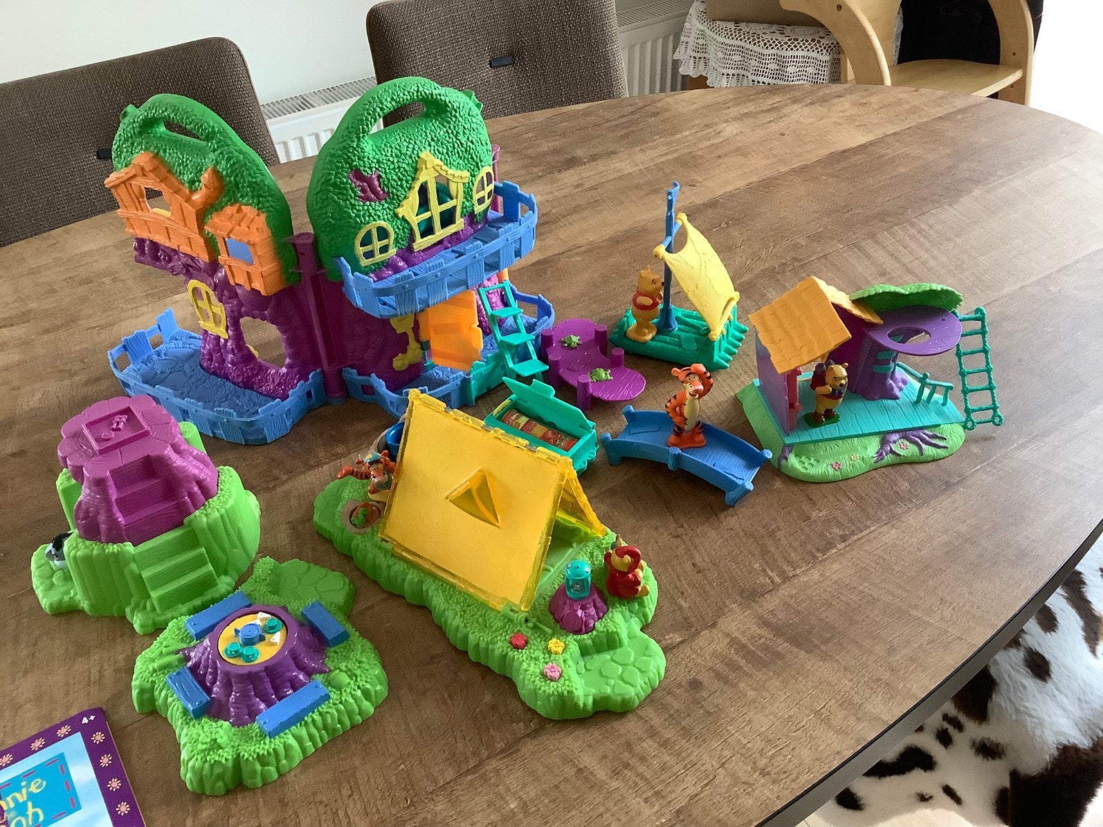 Winnie de Pooh boshuis en diversen van mattel, Ophalen of Verzenden, Overige figuren, Gebruikt, Beeldje of Figuurtje