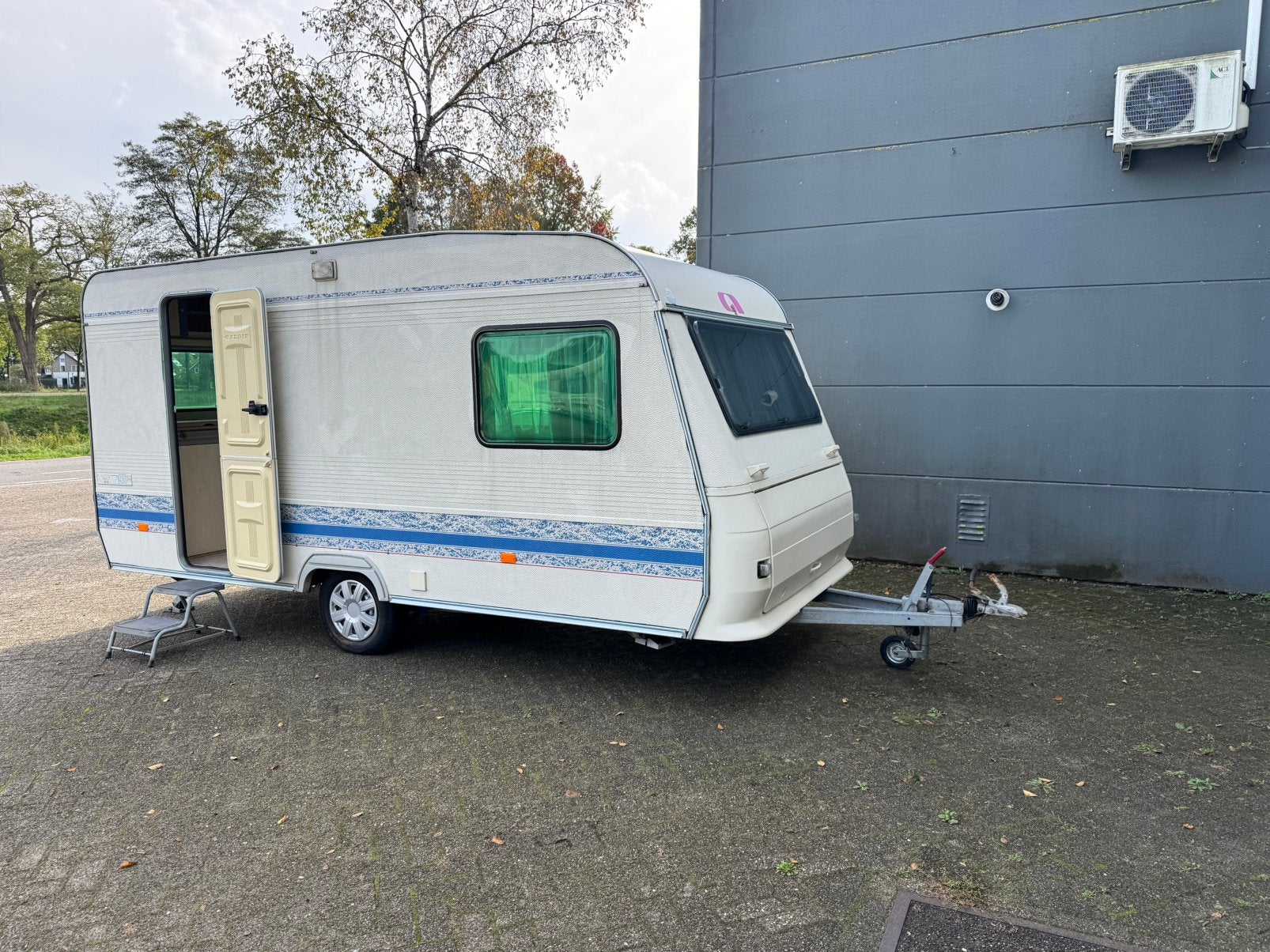 NIEUWE ADV Adria Unica 430 PH - Voortent, Toilet, Dwarsbed!, 2 aparte bedden, Bedrijf, Treinzit, 750 - 1000 kg