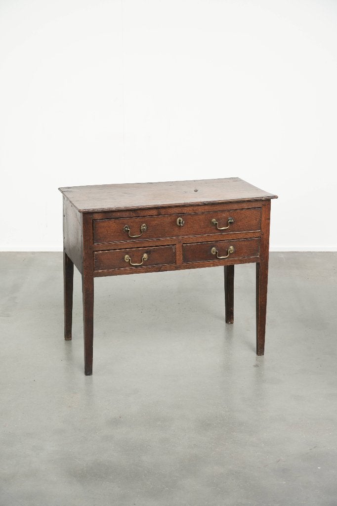 Antieke Engelse lowboy sidetable/bijzettafel uit de 18e eeuw, Antiek en Kunst, Ophalen