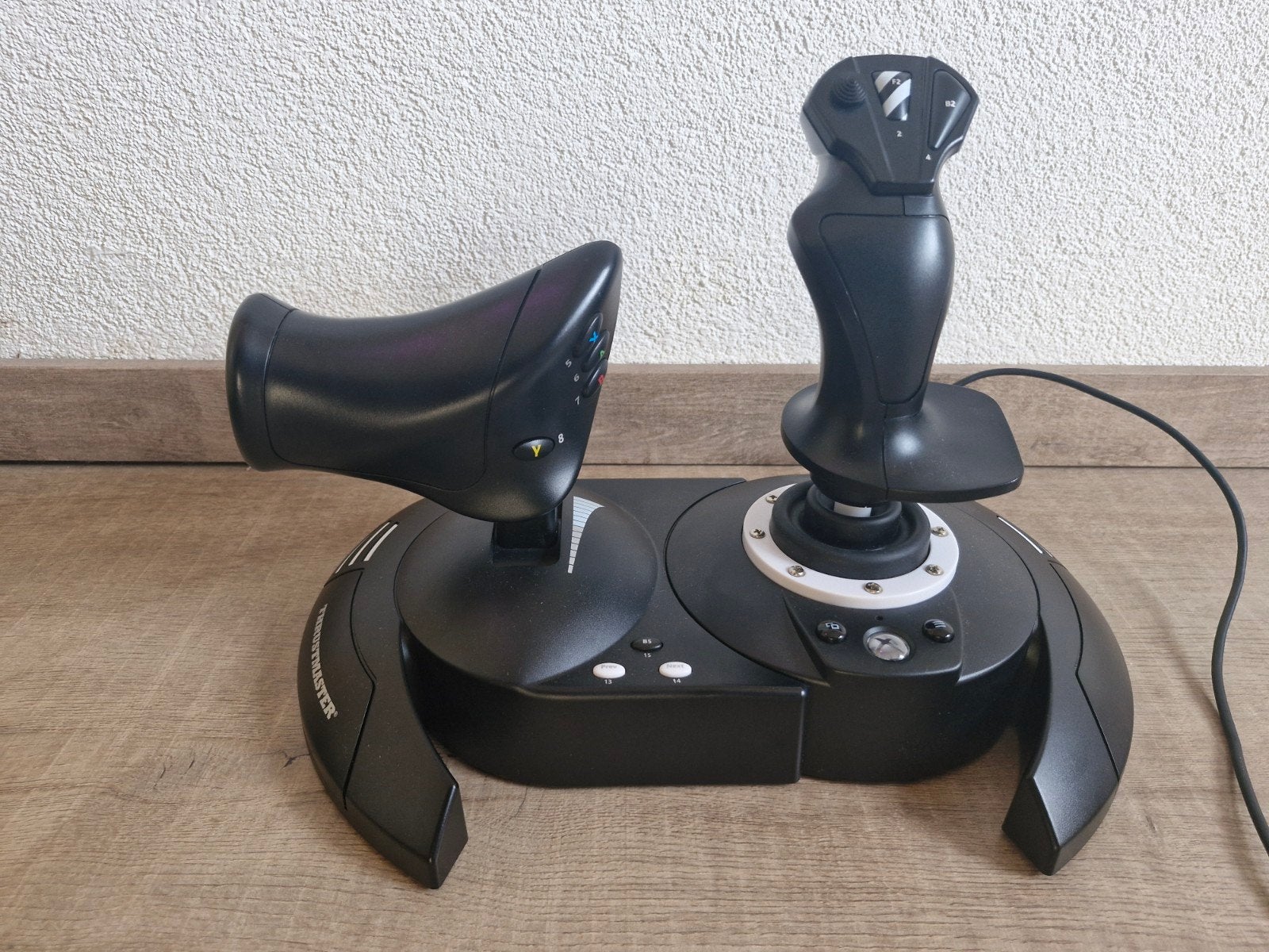 Trustmaster flight controller, Computers en Software, Joysticks, Ophalen of Verzenden, Zo goed als nieuw