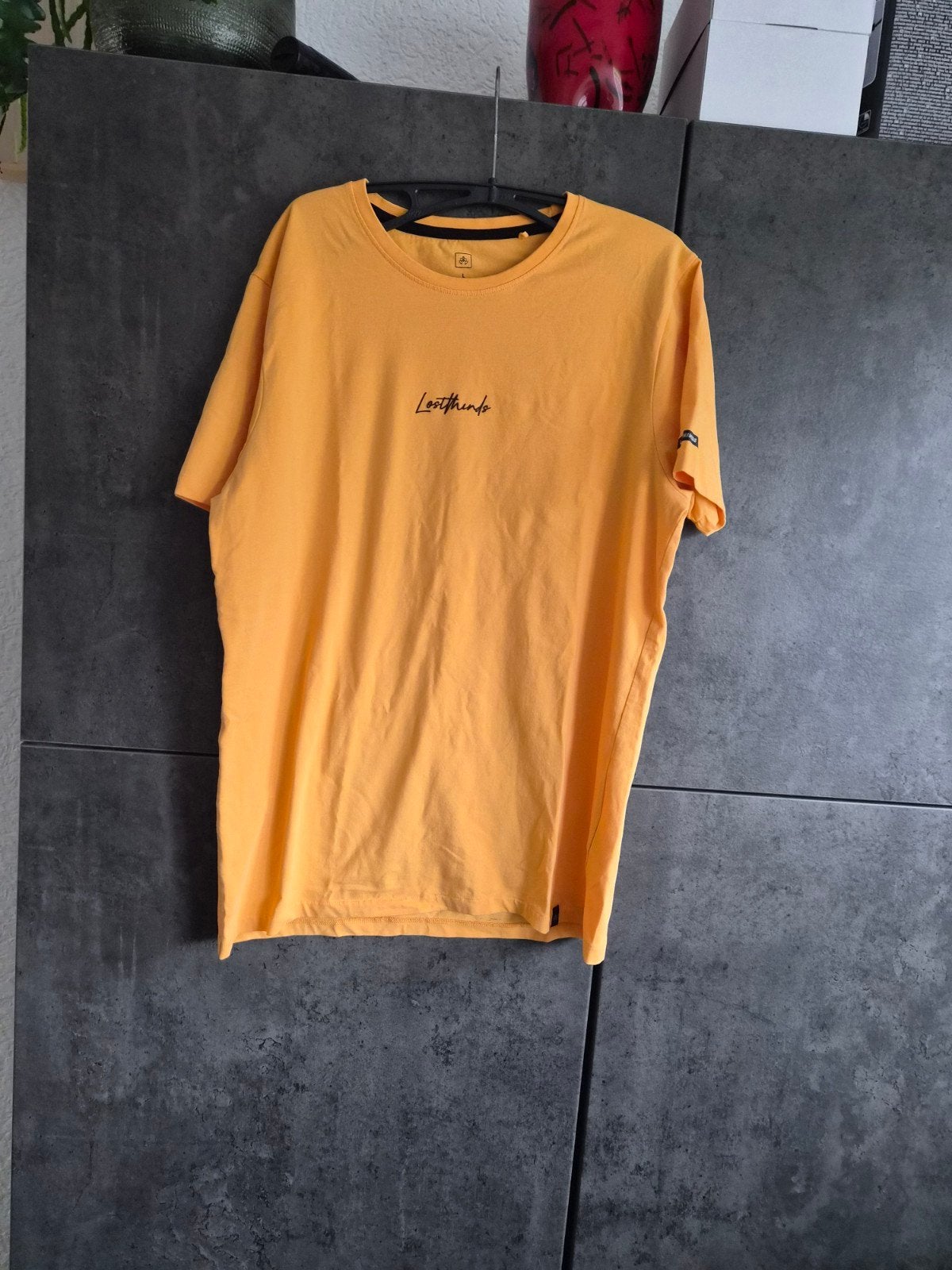 Lost Minds T-shirt - Geel - Maat L - Zo goed als nieuw, Maat 52/54 (L), Geel, Lost Minds, Ophalen of Verzenden