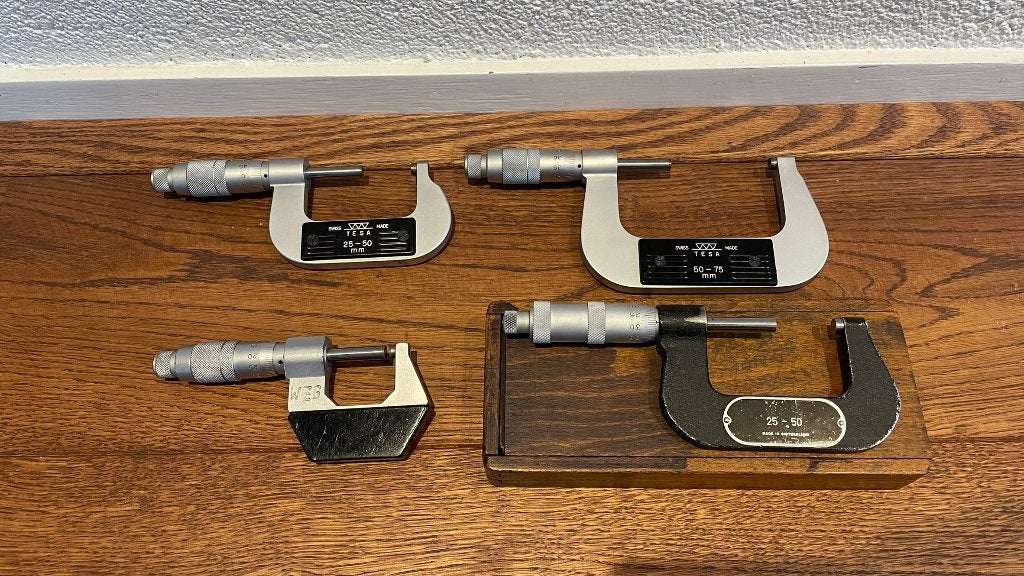 Tesa diverse buiten schroefmaten micrometers maten 0-75mm, Doe-het-zelf en Verbouw, Meetapparatuur, Ophalen of Verzenden, Zo goed als nieuw