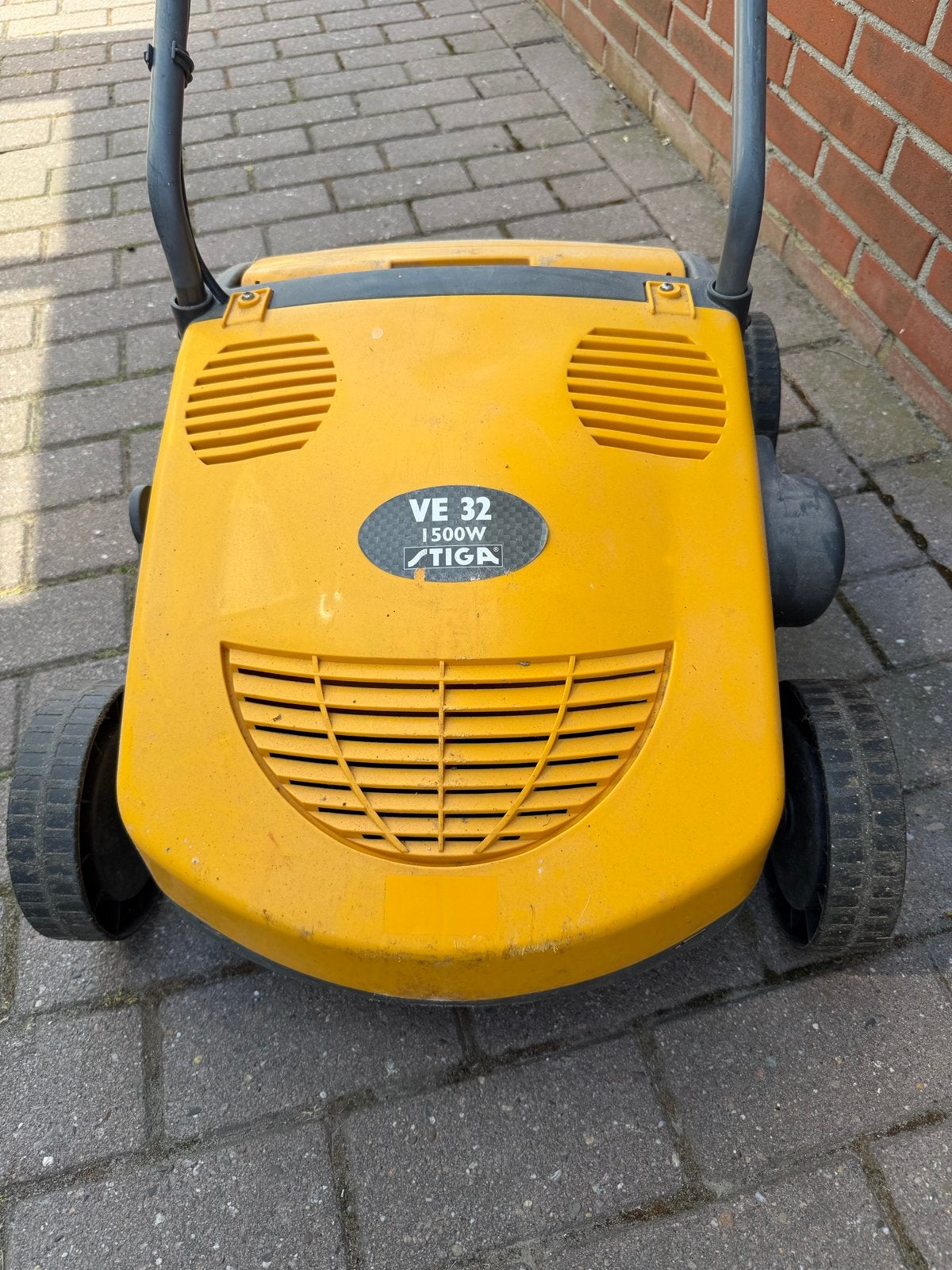 Stiga VE32 elektrische verticuteermachine 1500W, Tuin en Terras, Ophalen, Gebruikt, Elektrische grasmaaier