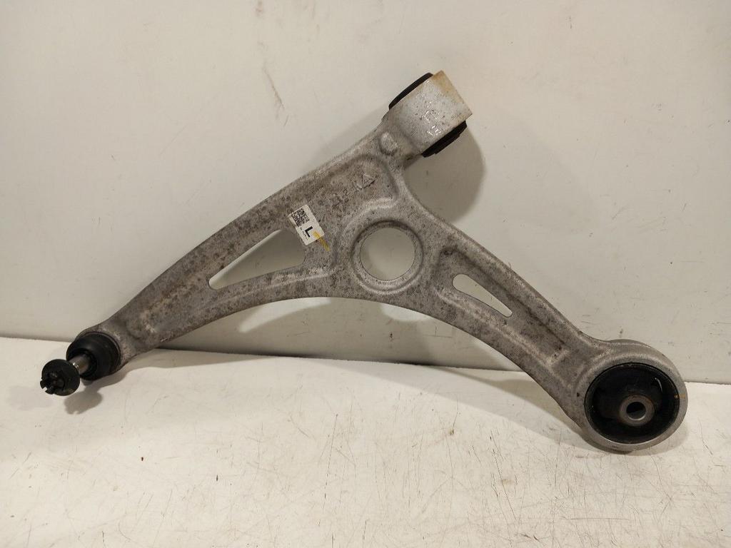 Draagarm links voor Hyundai Kona, Onderdelen@venauto.nl, Van der Ven Autorecycling B.V., Gebruikt, Ettenseweg 76, 4706 PB Roosendaal, The Netherlands