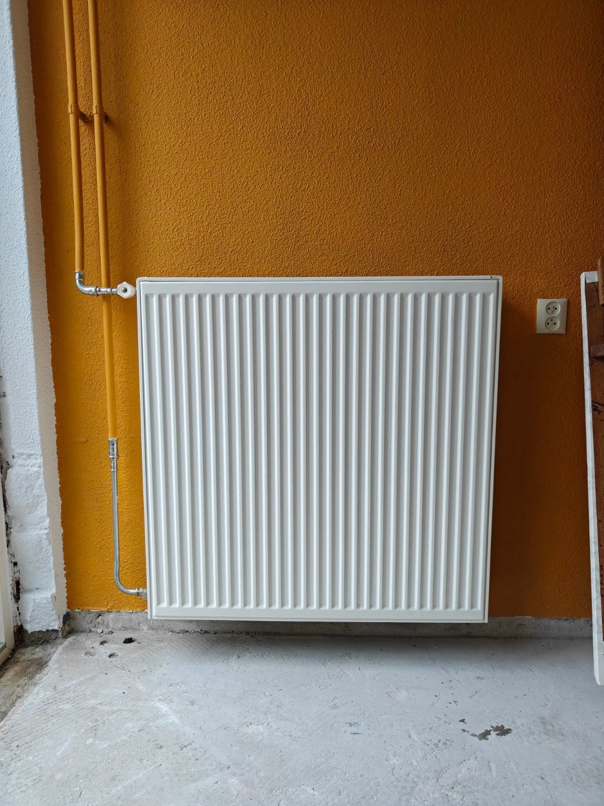 Witte radiator - Zo goed als nieuw, Ophalen, 30 tot 80 cm, Radiator, Zo goed als nieuw