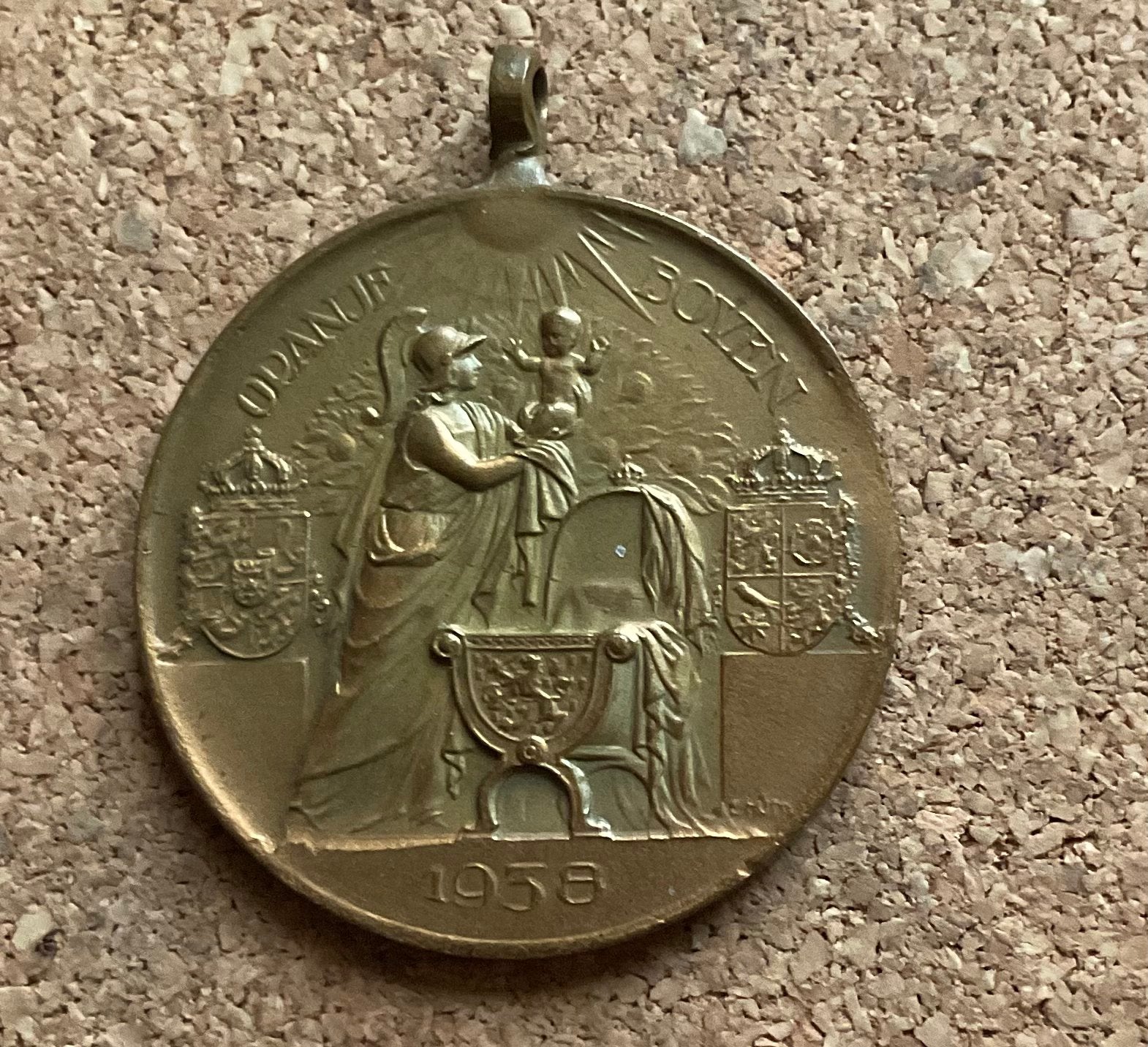 Draag Medaille - ORANJE BOVEN 1938, Postzegels en Munten, Ophalen of Verzenden, Overige materialen, Nederland