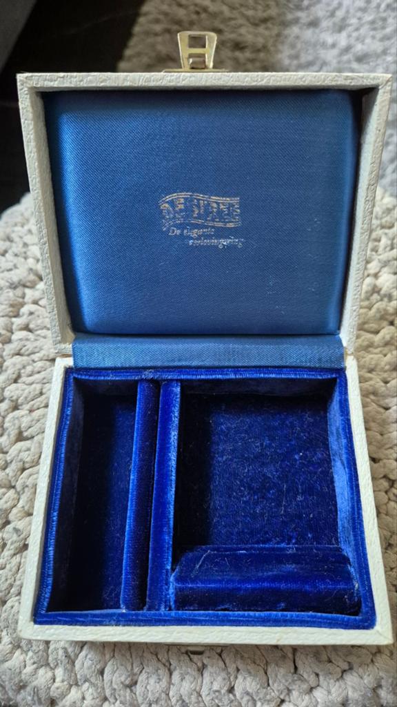 Vintag juweliers doosje 'De Elegante Verlovingsring' Desiree, Ophalen of Verzenden
