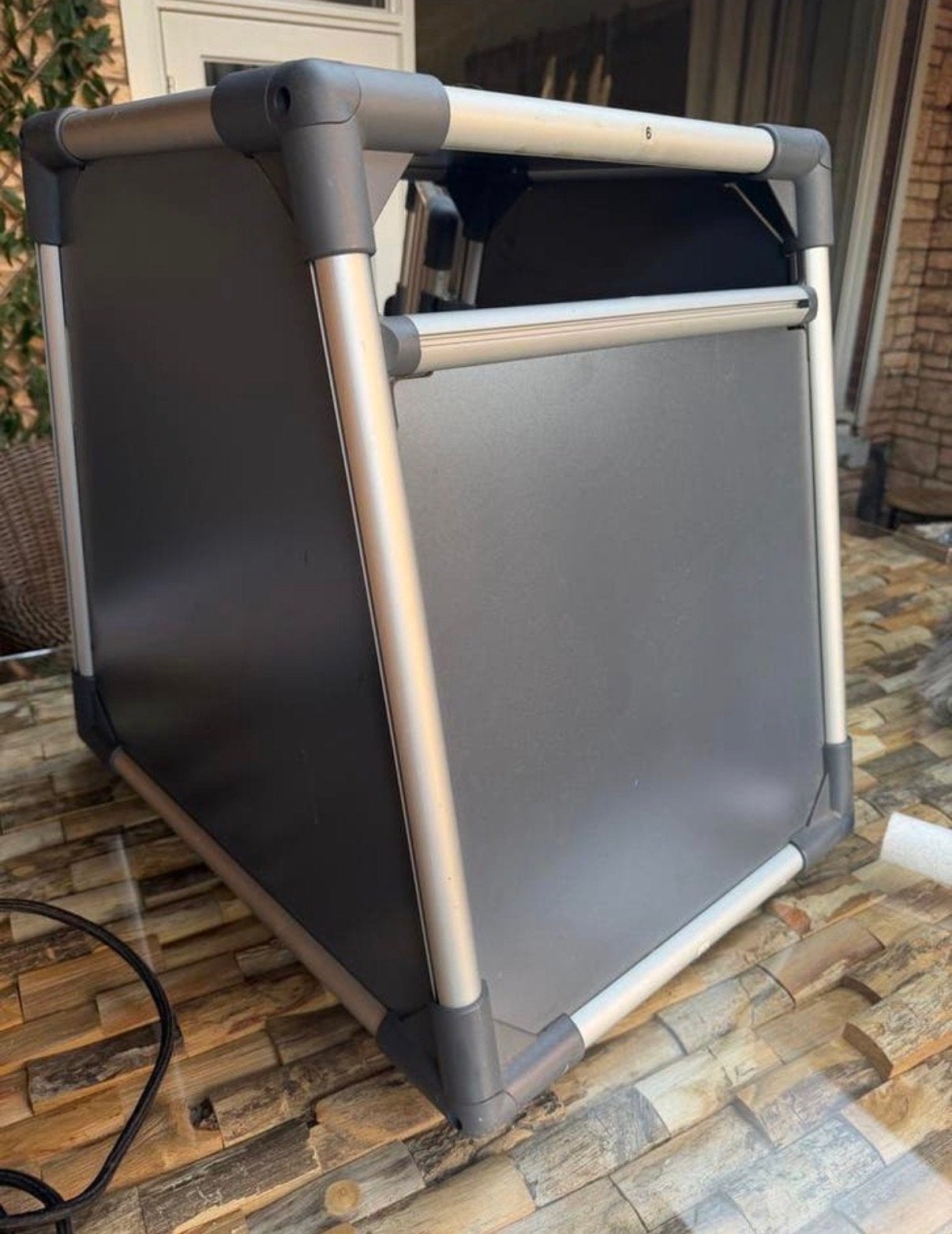 Trixie Vervoersbox Aluminium - Autohondenbench, Ophalen, Zo goed als nieuw
