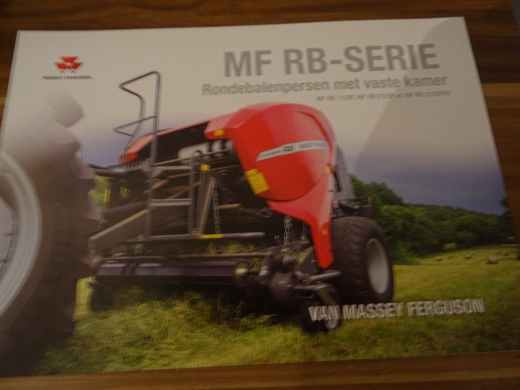 8X Masey ferguson Landbouwmachines folders, Ophalen, Nieuw, Folder