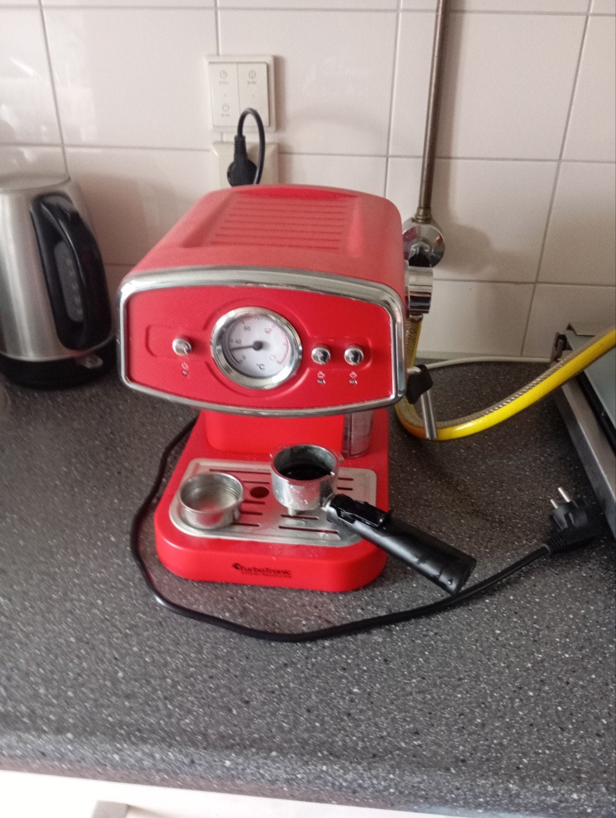 Turbotronic Espresso Apparaat Rood - Zo goed als nieuw, Witgoed en Apparatuur, Koffiezetapparaten, Espresso apparaat, Gemalen koffie