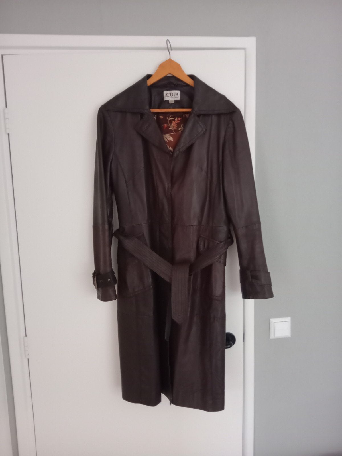 TE KOOP lange bruine leren jas, Kleding | Dames, Jassen | Winter, Ophalen of Verzenden, Zo goed als nieuw, Maat 42/44 (L), Bruin