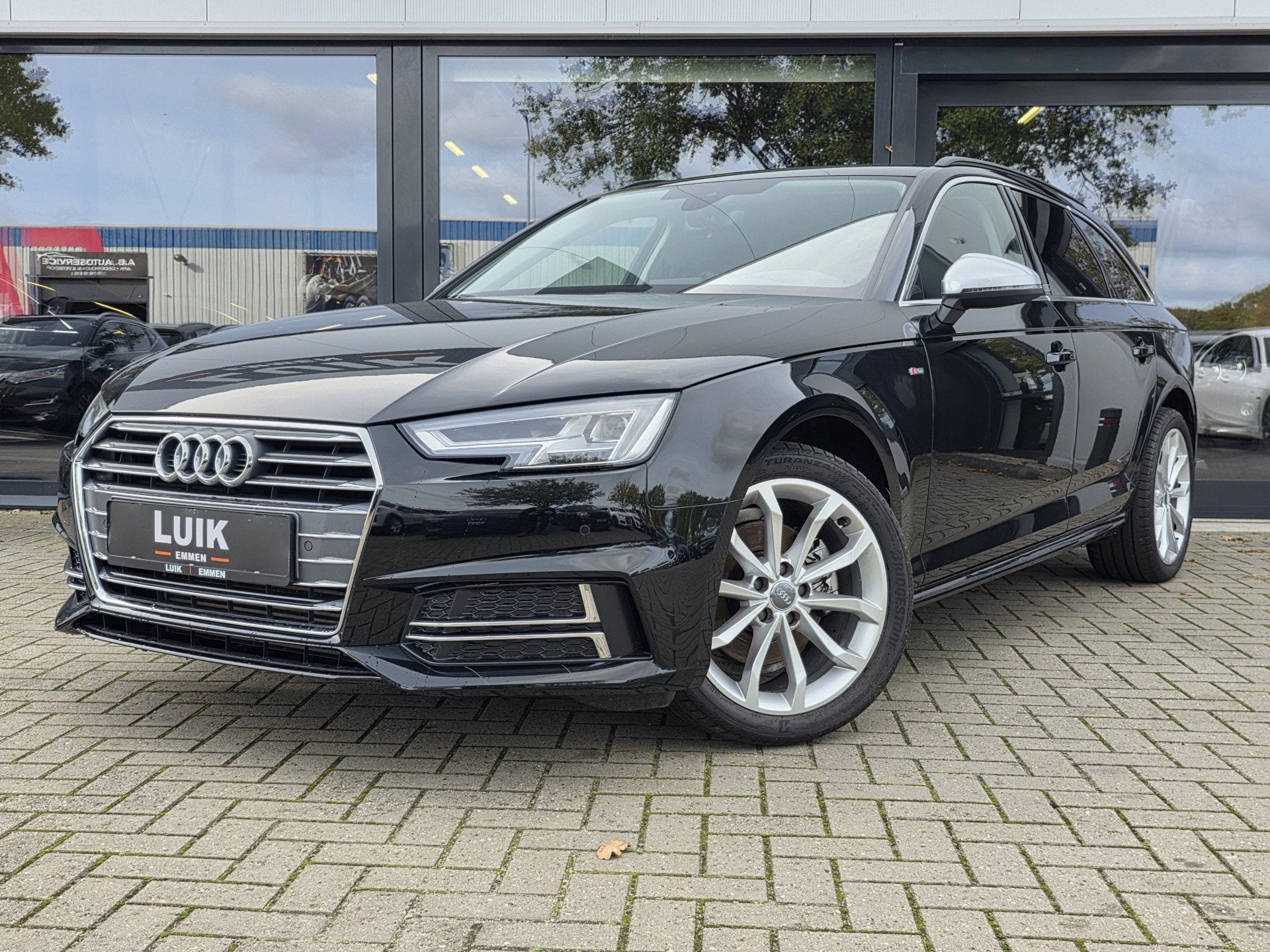 Audi A4 Avant 2.0 TFSI MHEV Sport S line black edition, Auto's, Dealer onderhouden, Gebruikt, Zwart, 1984 cc