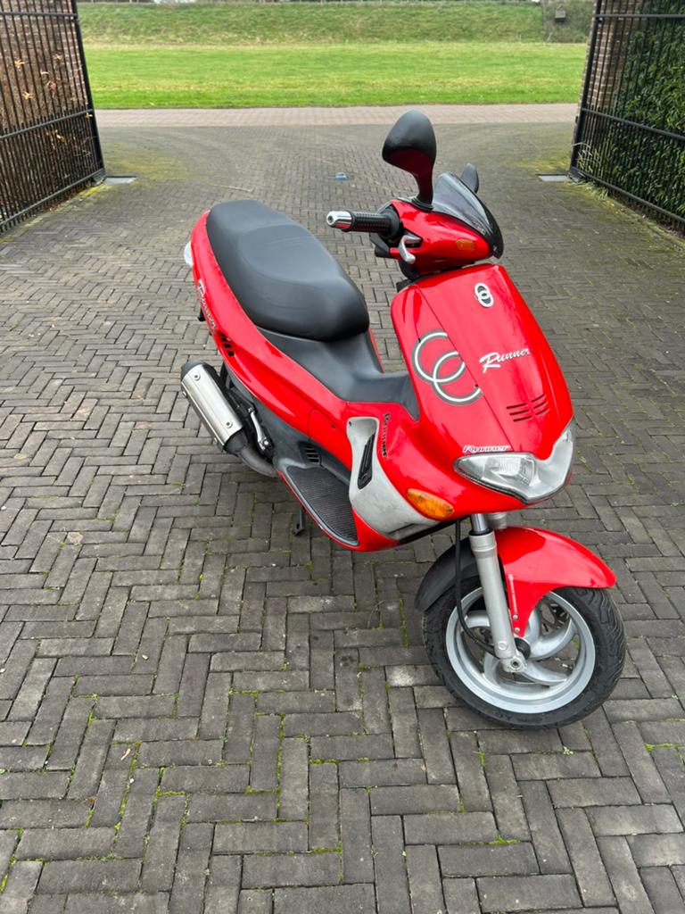 Gilera runner 172 180, Fietsen en Brommers, Scooters | Overige merken, Zo goed als nieuw, Ophalen