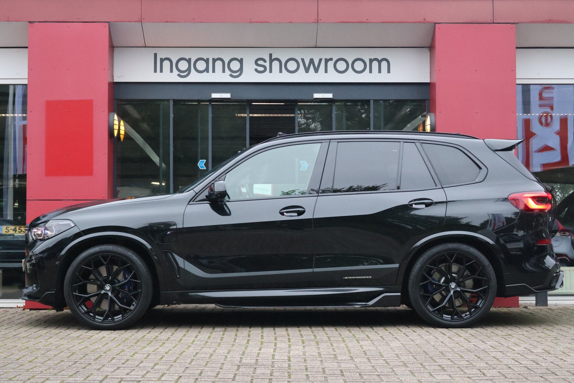 BMW X5 xDrive45e High Executive | M-Sport | Achteras besturi, Gebruikt, 394 pk, Zwart, Leder