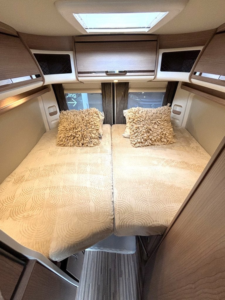 Carthago Malibu Van Charming GT AUTOMAAT ENKELE BEDDEN 5.99M, Caravans en Kamperen, Campers, Buscamper of Camperbus, Overige brandstoffen