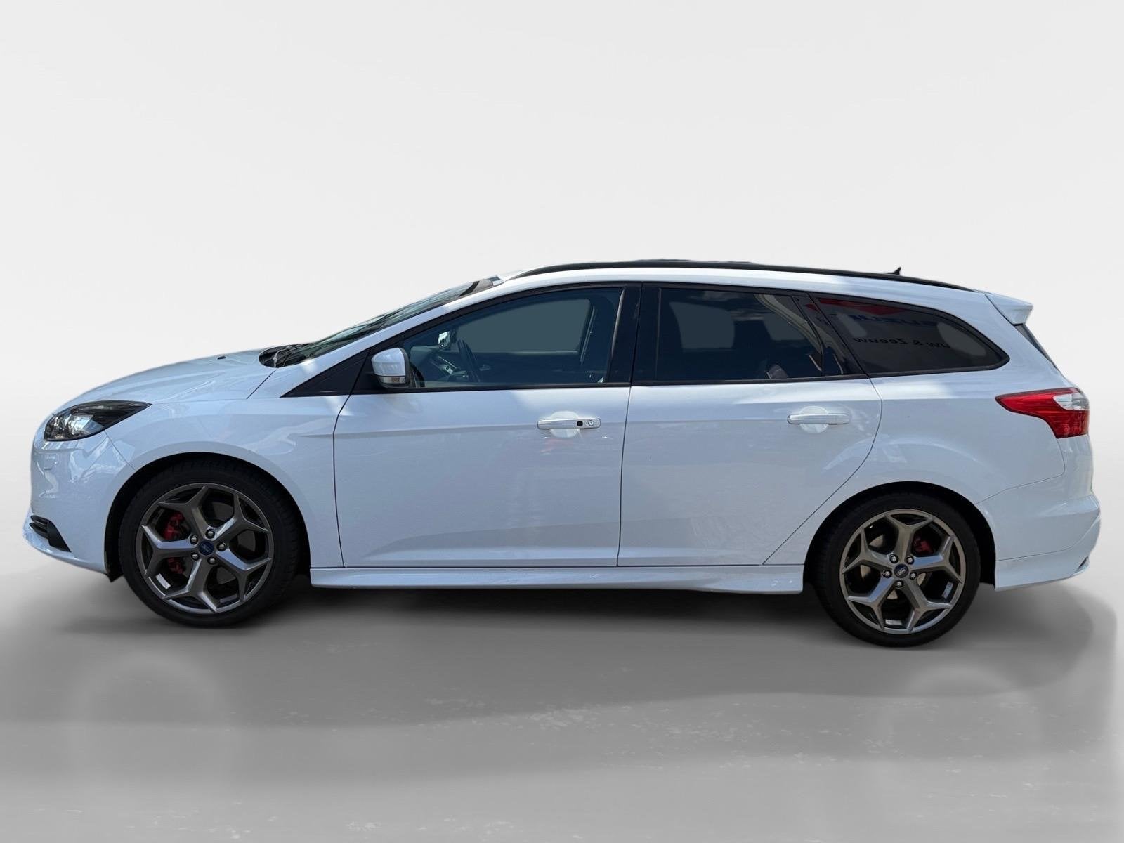 Ford Focus Wagon 2.0 EcoBoost ST-3 | Recaro-Stoelen | Parkee, Auto's, Gebruikt, 4 cilinders, Wit, Handgeschakeld