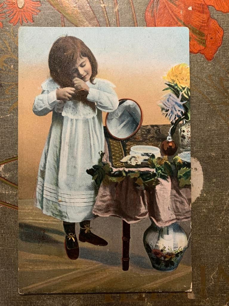 20-7-1904 Meisje kamt haar haar (SL), Ophalen of Verzenden, Voor 1920, Gelopen, Kinderen