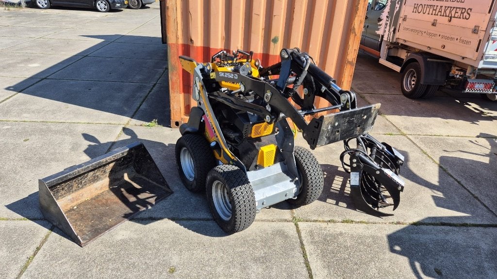 Giant SK252D - 2021 - met dubbele extra functies, Zakelijke goederen, Ophalen, Wiellader of Shovel