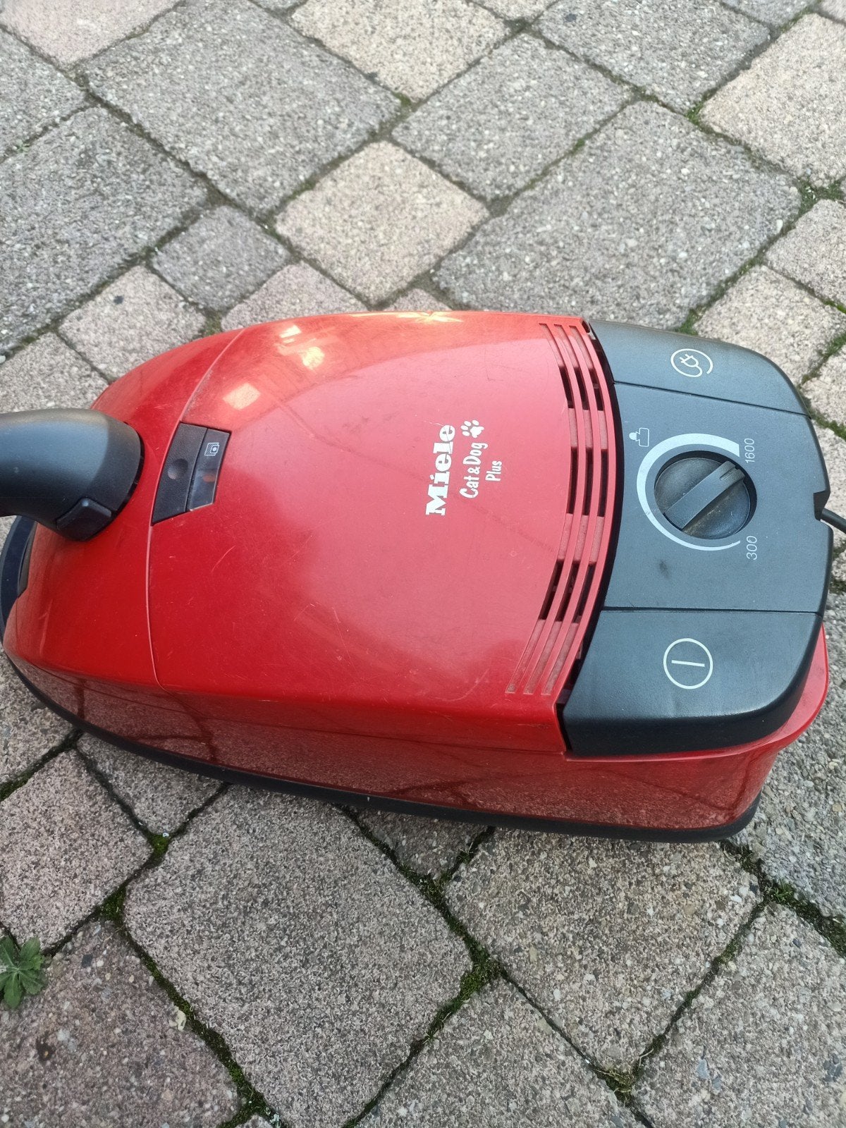 Miele Cat & Dog Plus Stofzuiger - Rood, Gebruikt, Inclusief accessoires, 1600 tot 2000 watt, Miele