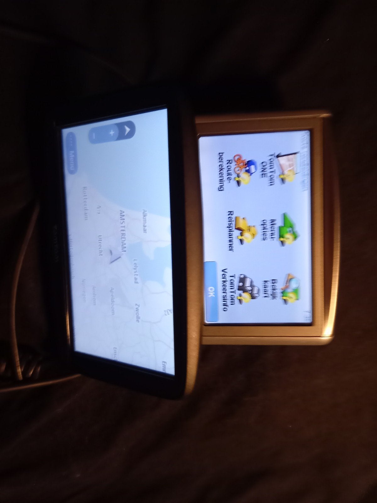 2 stuks TomTom. ONE en de XL, Auto diversen, Ophalen of Verzenden, Gebruikt