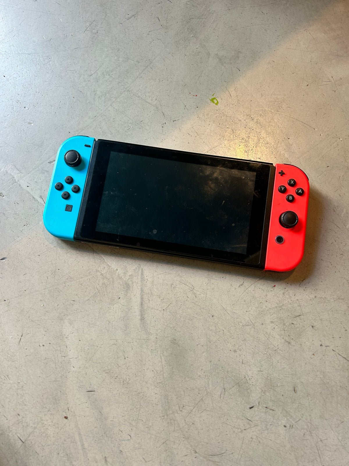 Nintendo Switch met accessoires en controllers, Ophalen of Verzenden, Gebruikt, Met 3 controllers of meer, Switch Original