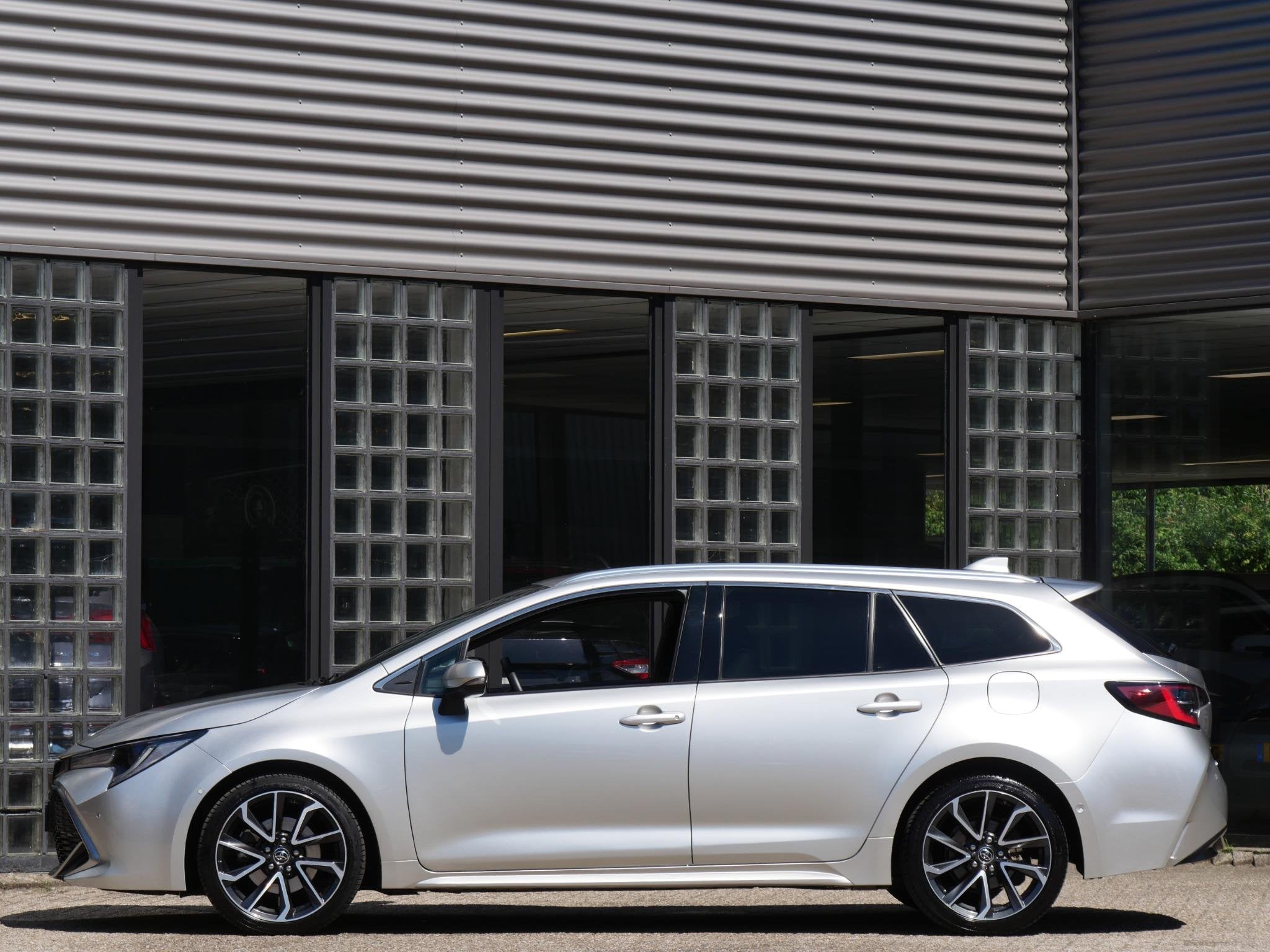 Toyota Corolla Touring Sports 2.0 HYBRID EXECUTIVE/ JBL/ ELE, Auto's, Toyota, 1345 kg, 450 kg, Gebruikt, 4 cilinders