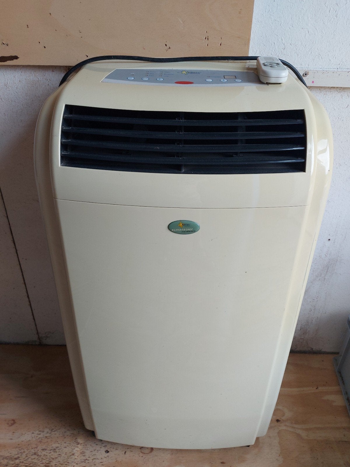 Suntec verrijdbare airco/ventilator (slang ontbreekt), Witgoed en Apparatuur, Ophalen, Gebruikt, Koelen en Ontvochtigen, Afstandsbediening