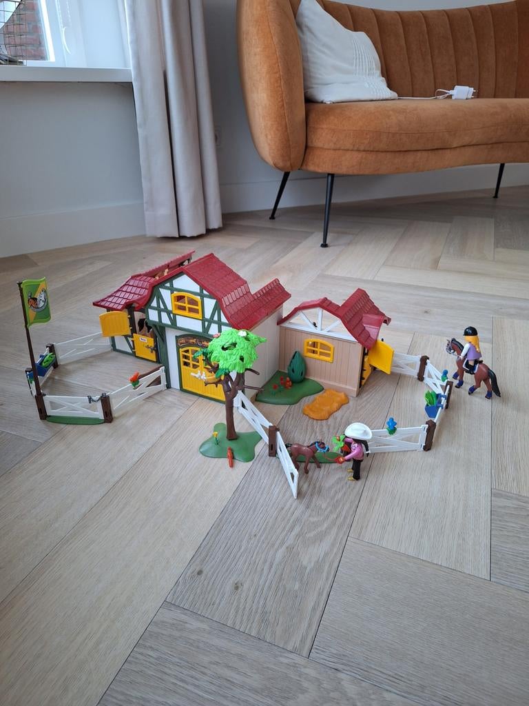 Playmobil 6926 manege, Ophalen of Verzenden, Zo goed als nieuw, Complete set