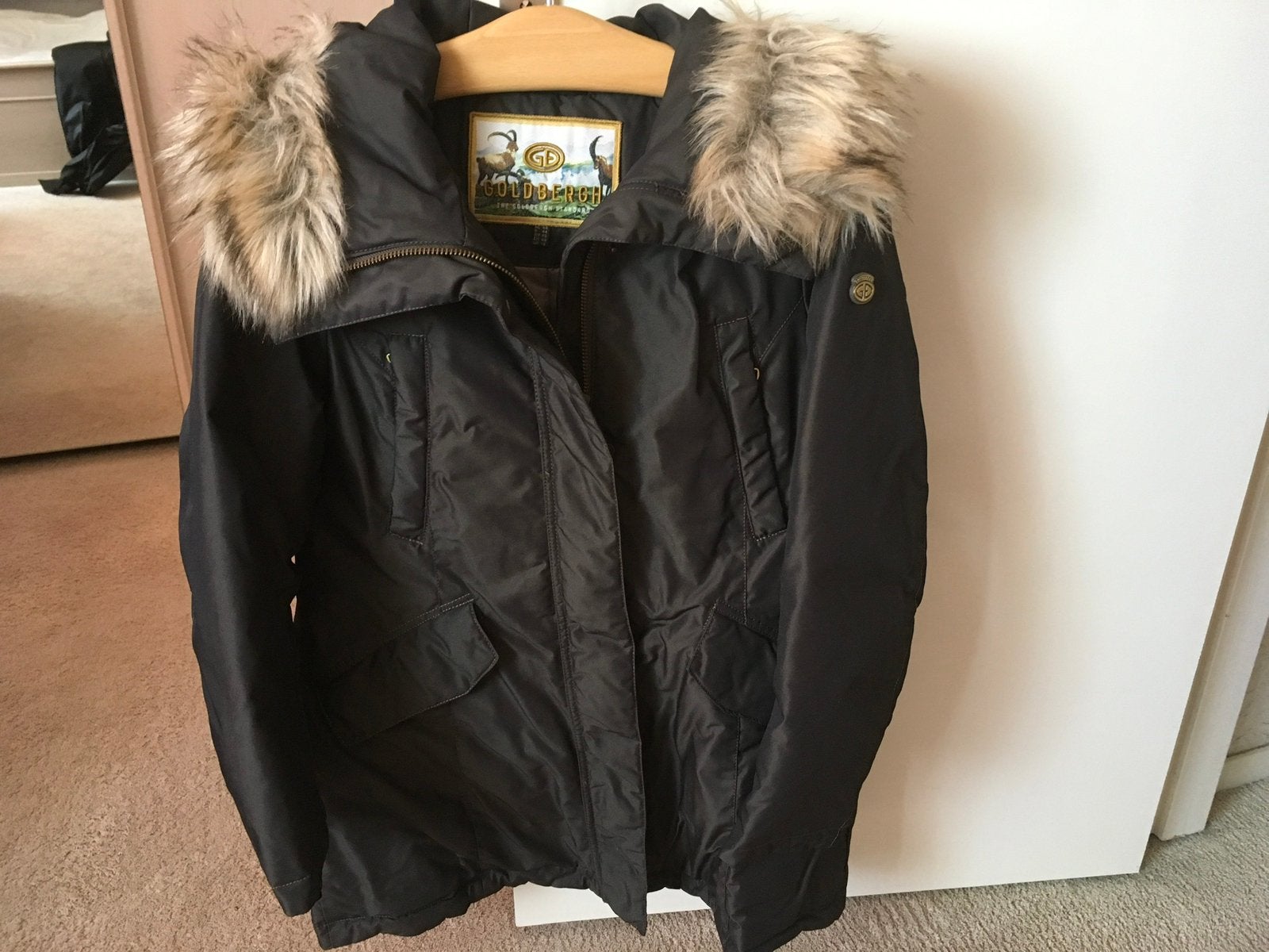 Te koop splinternieuwe dames winterjas van CREENSTONE, Ophalen of Verzenden, Nieuw, Maat 42/44 (L), Bruin