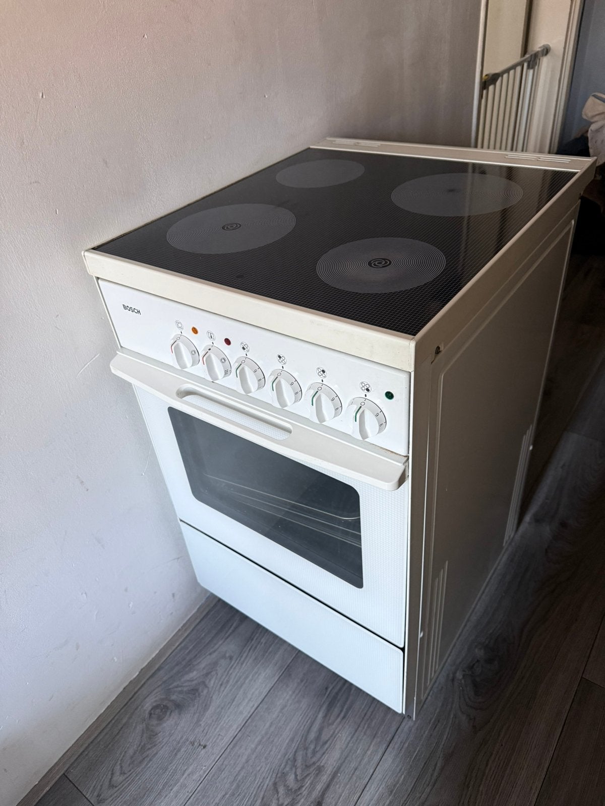 Bosch Vrijstaand Keramisch Fornuis met Oven, Ophalen, Gebruikt, 60 cm of meer, Keramisch