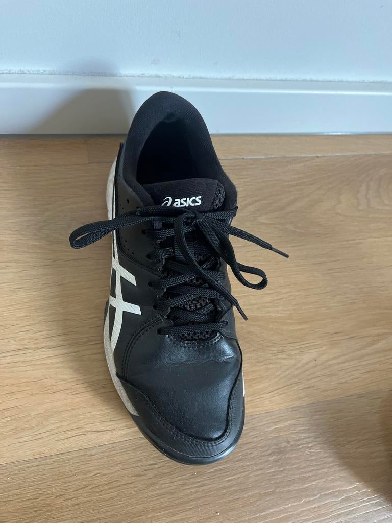 Asics kunstgrasschoenen zwart maat 37, Sport en Fitness, Ophalen of Verzenden, Zo goed als nieuw, Schoenen
