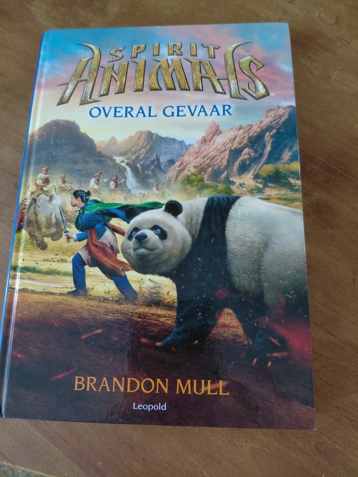 Spirit Animals: Overal Gevaar - Brandon Mull, Boeken, Ophalen of Verzenden, Zo goed als nieuw, Brandon Mull, Fictie