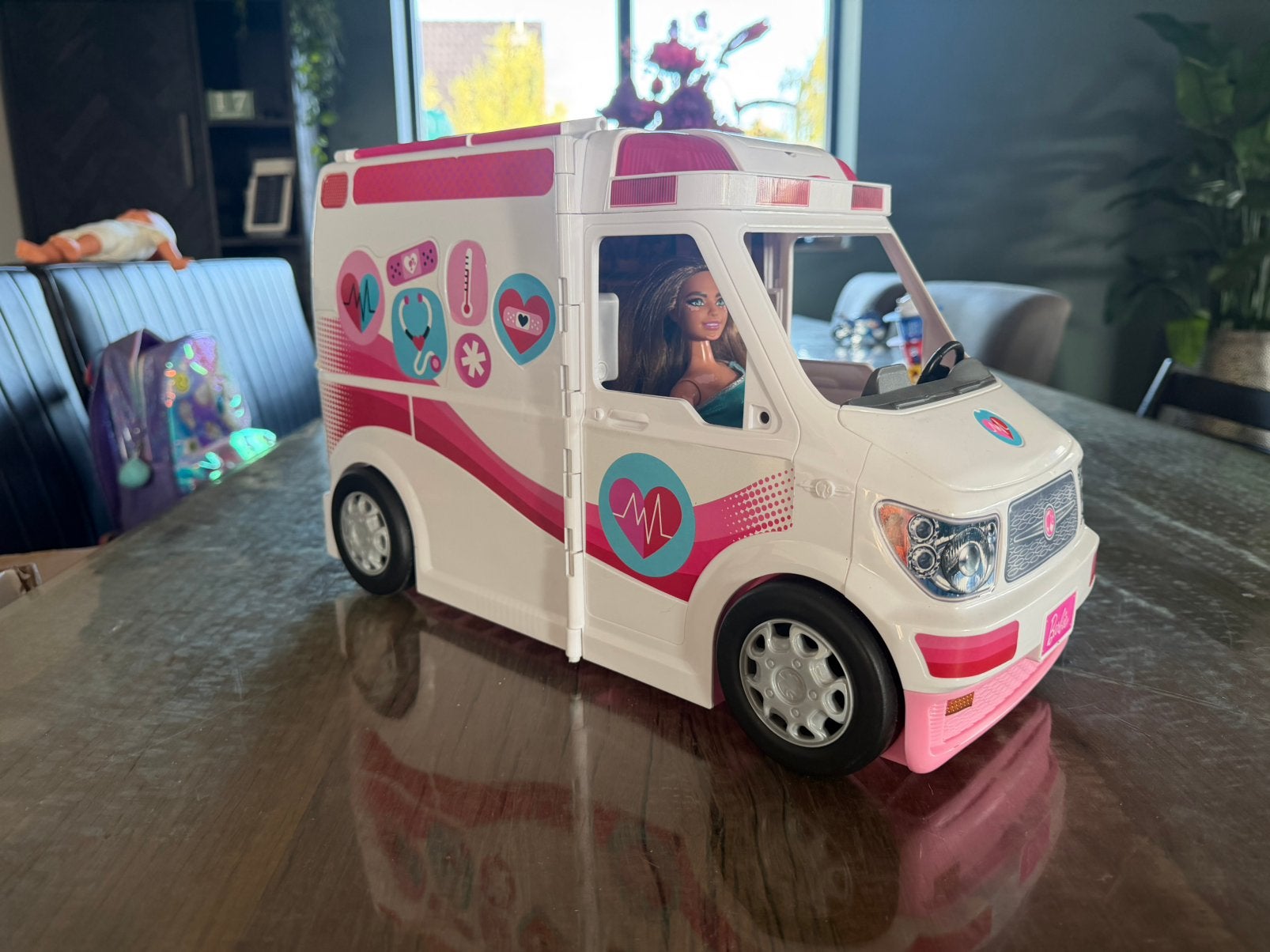 Barbie ambulance met barbie, Ophalen, Zo goed als nieuw