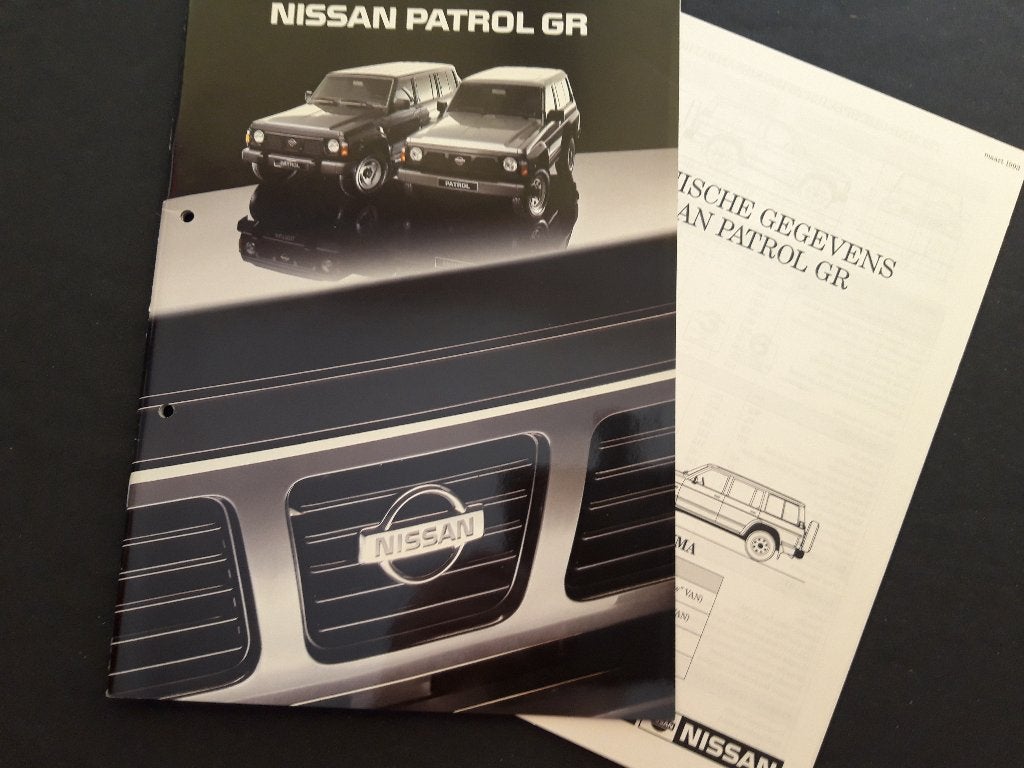 Nissan Patrol GR 1993 glossy folder ( perforatie) –, Ophalen of Verzenden, Zo goed als nieuw, Nissan