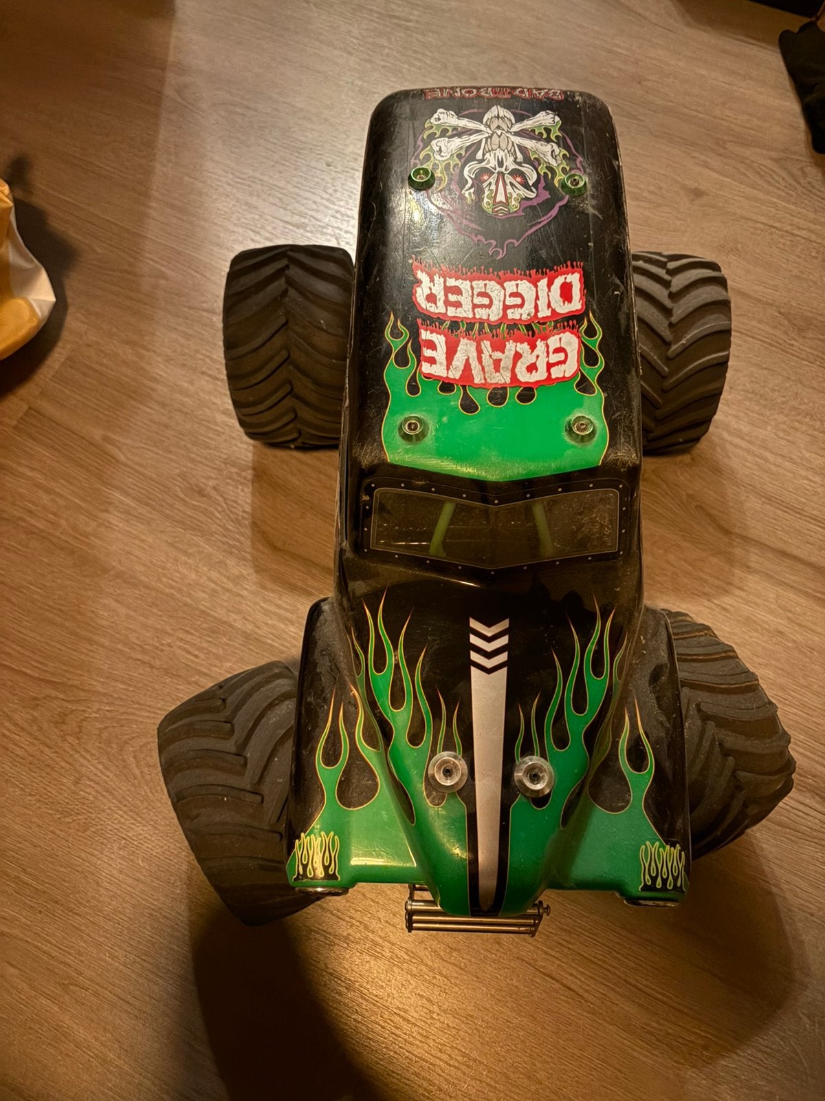 Losi grave digger 1/8, Benzine, Auto offroad, Ophalen of Verzenden, Zo goed als nieuw