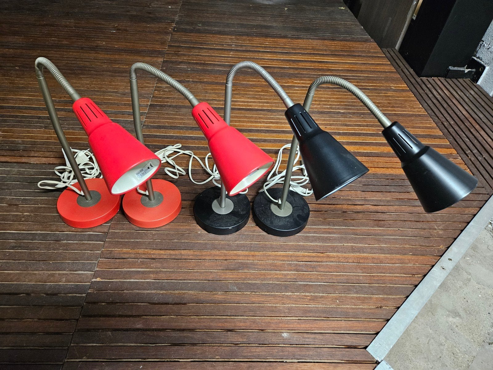Set van 4 Vintage Ikea Bureaulampen - Rood en Zwart, Huis en Inrichting, Lampen | Tafellampen, Bureaulamp, Gebruikt, Vintage, Meerkleurig