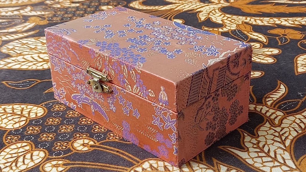 Mooi stel Chinese meditatie ballen van cloisonne in de box., Antiek en Kunst, Ritueel object, Handgemaakt, Ophalen of Verzenden