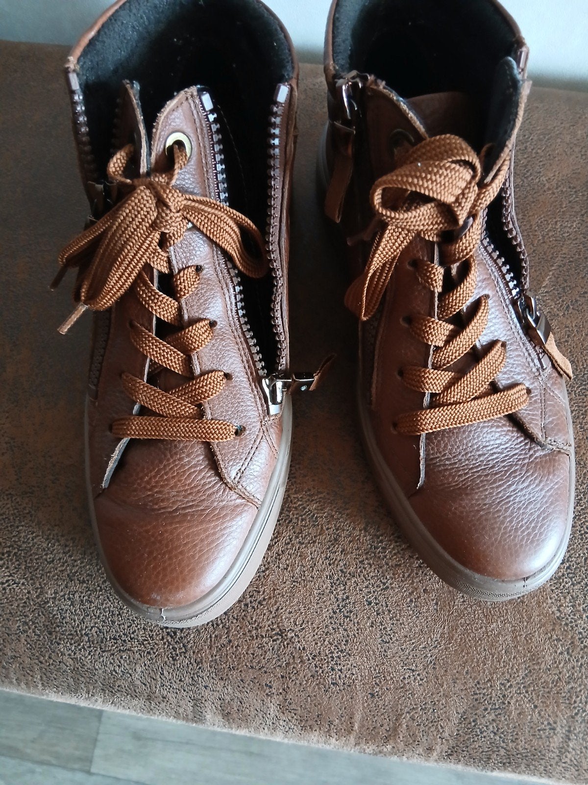 ara high soft bruine  en zwarte halfhoge schoenen. maat 37, Ophalen of Verzenden, Zo goed als nieuw, Bruin, Sneakers of Gympen