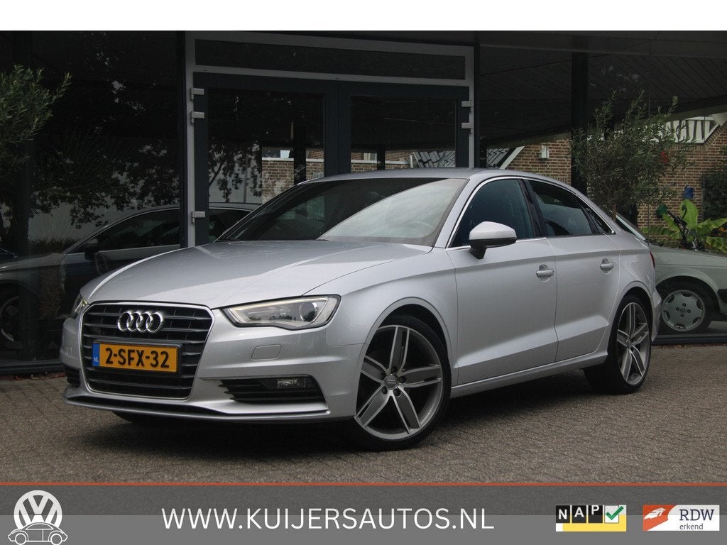 Audi A3 Limousine 1.4 TFSI CoD Ambition Pro Line Plus | S-Tr, Stof, Gebruikt, 4 cilinders, Origineel Nederlands