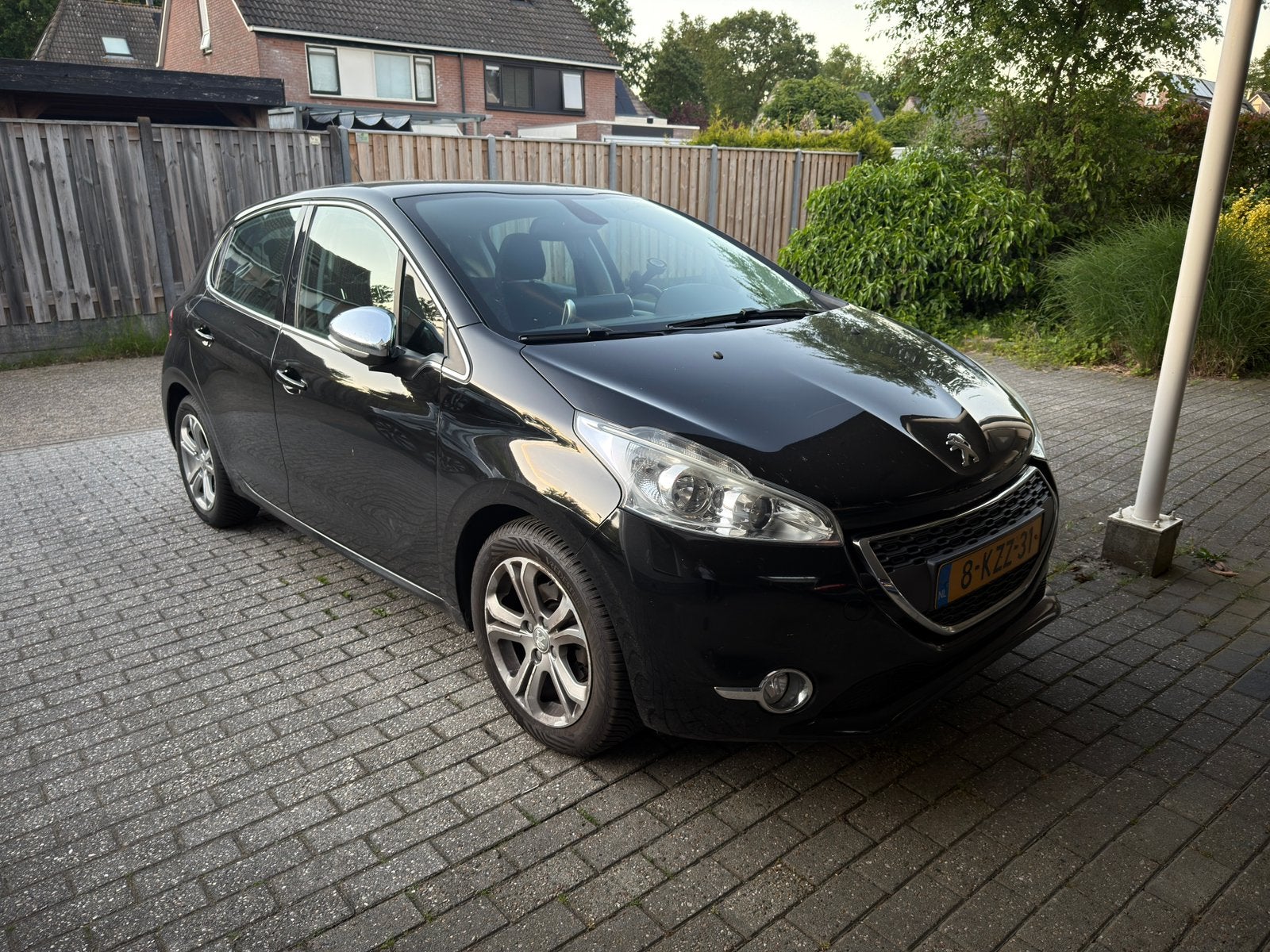 Peugeot 208 1.2 VTI | Peugeot 208 1.2 Allure | APK 05-2027, Auto's, Voorwielaandrijving, Stof, 1199 cc, Zwart