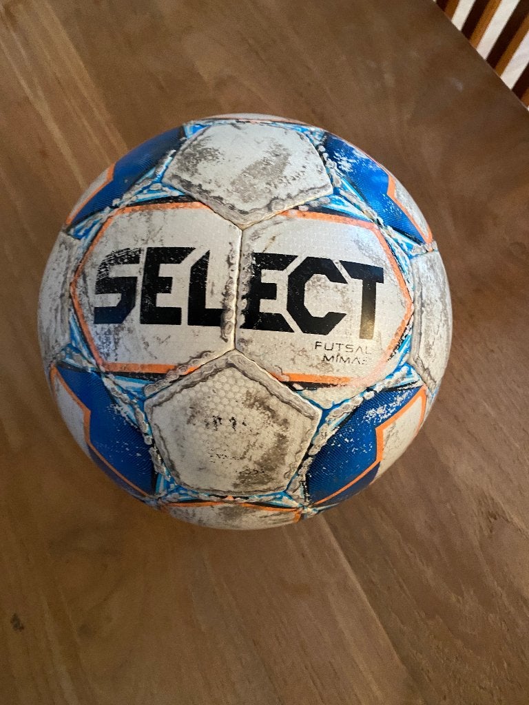 2 zaalvoetballen, Maat XS of kleiner, Ophalen of Verzenden, Gebruikt, Bal