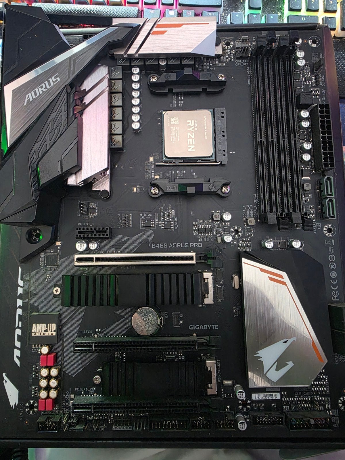 Ryzen 5 2600X met Aorus B450 Moederbord, 6-core, AMD Ryzen 5 2600X, Ophalen of Verzenden, 3 tot 4 Ghz