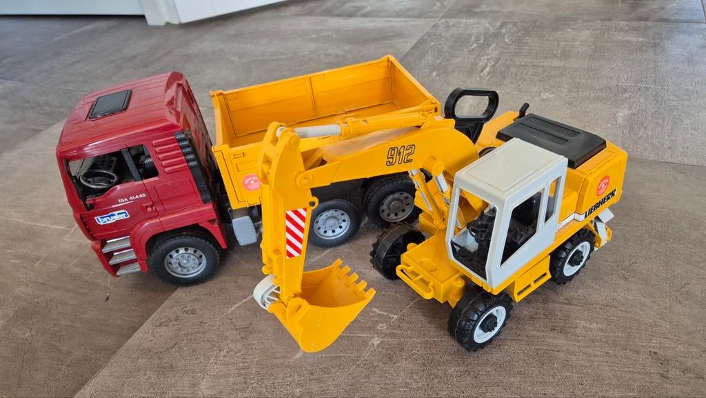 Bruder Vrachtwagen en Graafmachine Speelgoedset, Kinderen en Baby's, Speelgoed | Speelgoedvoertuigen, Ophalen of Verzenden, Gebruikt