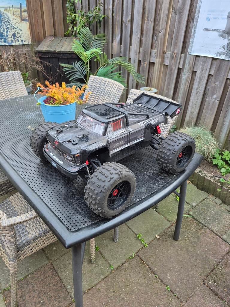 Arrma outcast 8s, Ophalen, Auto